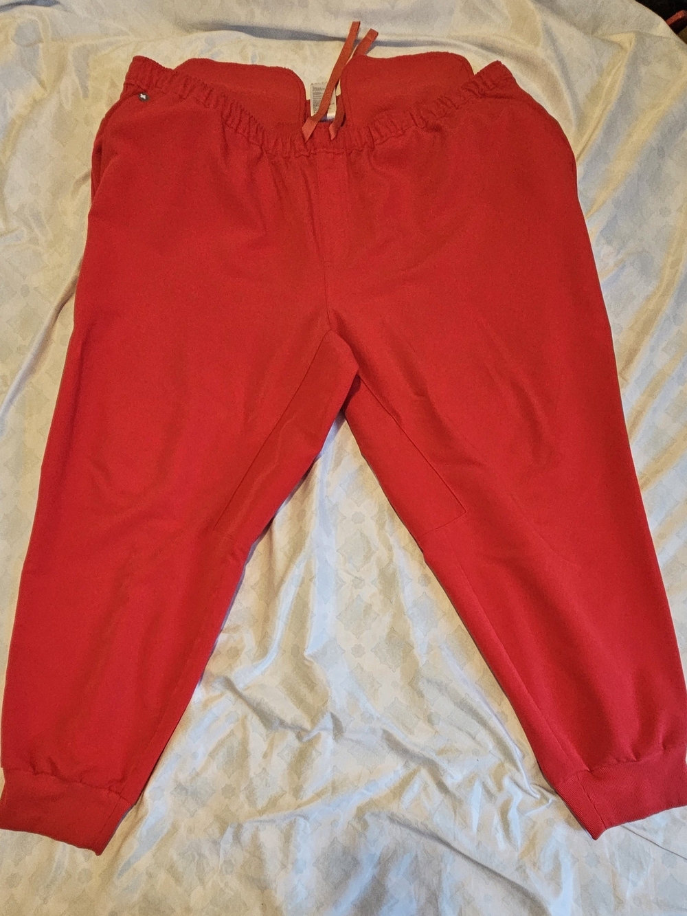 Pop Red Tansen - Short Jogger Scrub Pant FIGS